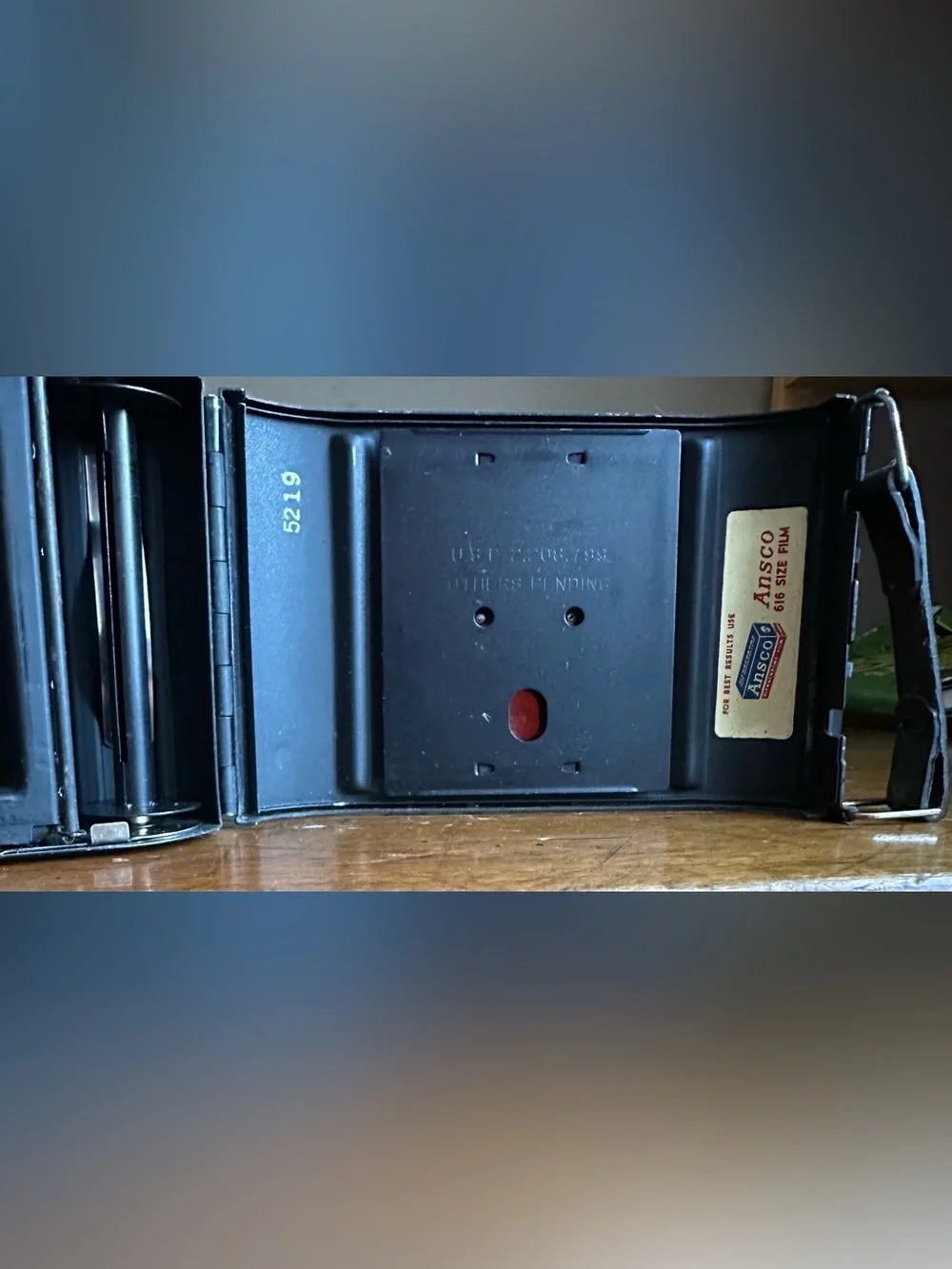 Flash Clipper Vintage Camera in Black with Brown Case